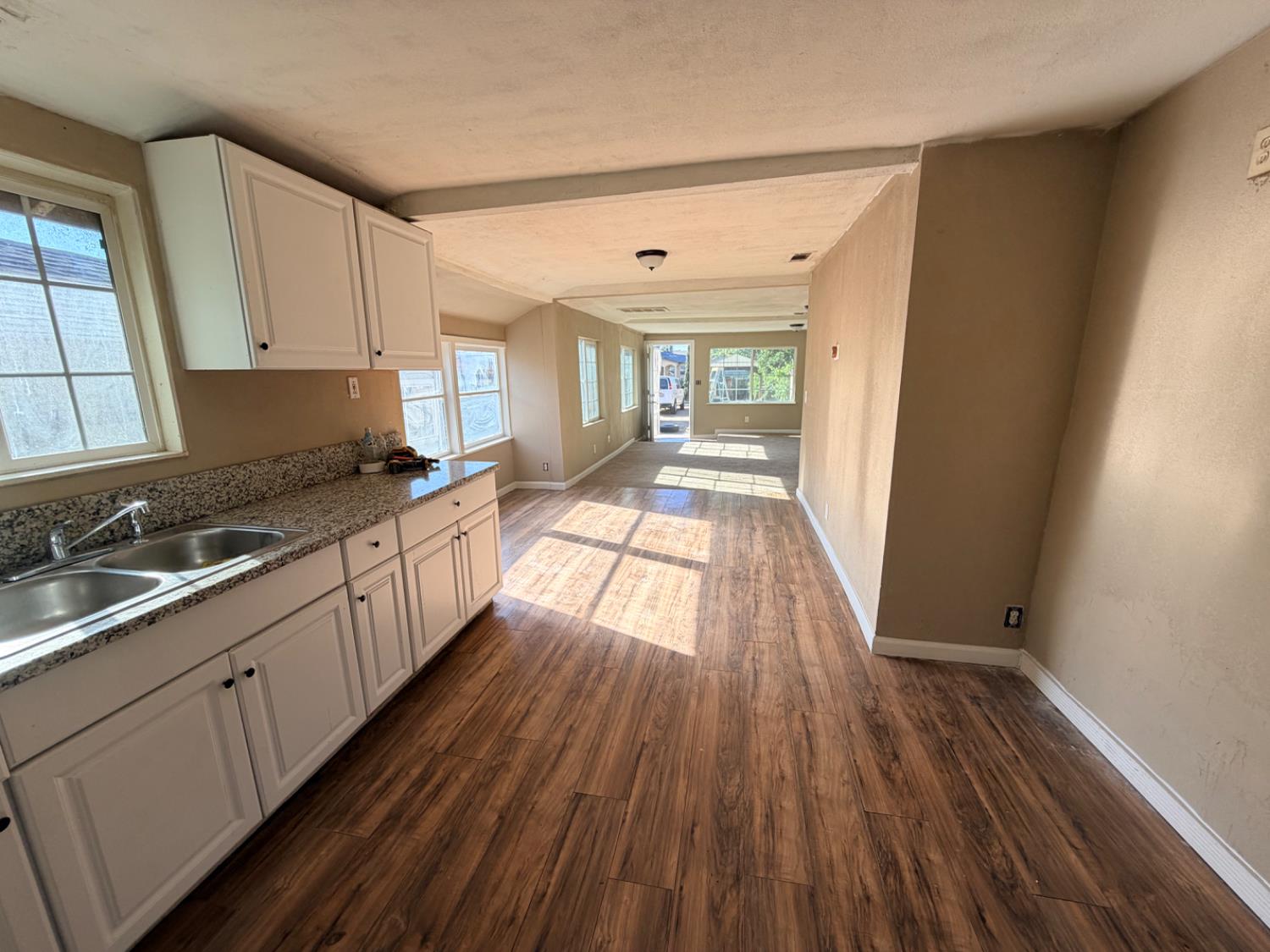 322 Pine Street Modesto, CA 95351 - Photo 10 of 21