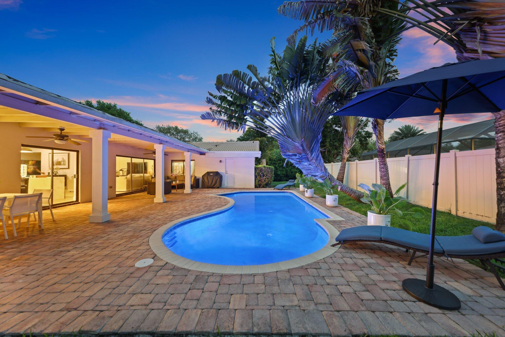 20898 Encanto Court Boca Raton, FL 33433 - Photo 24 of 67 Sunset Pool