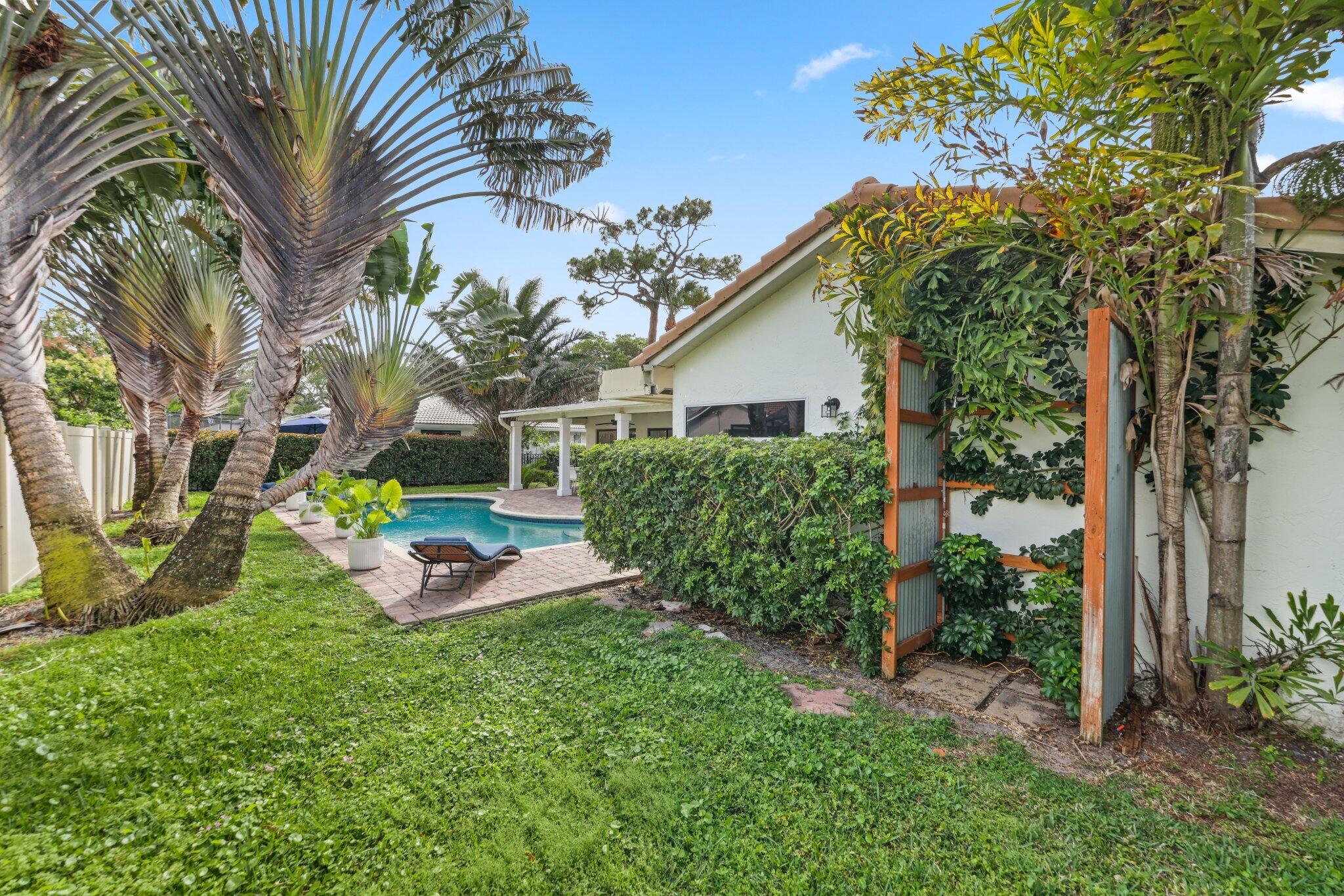 20898 Encanto Court Boca Raton, FL 33433 - Photo 27 of 67 Outdoor Shower