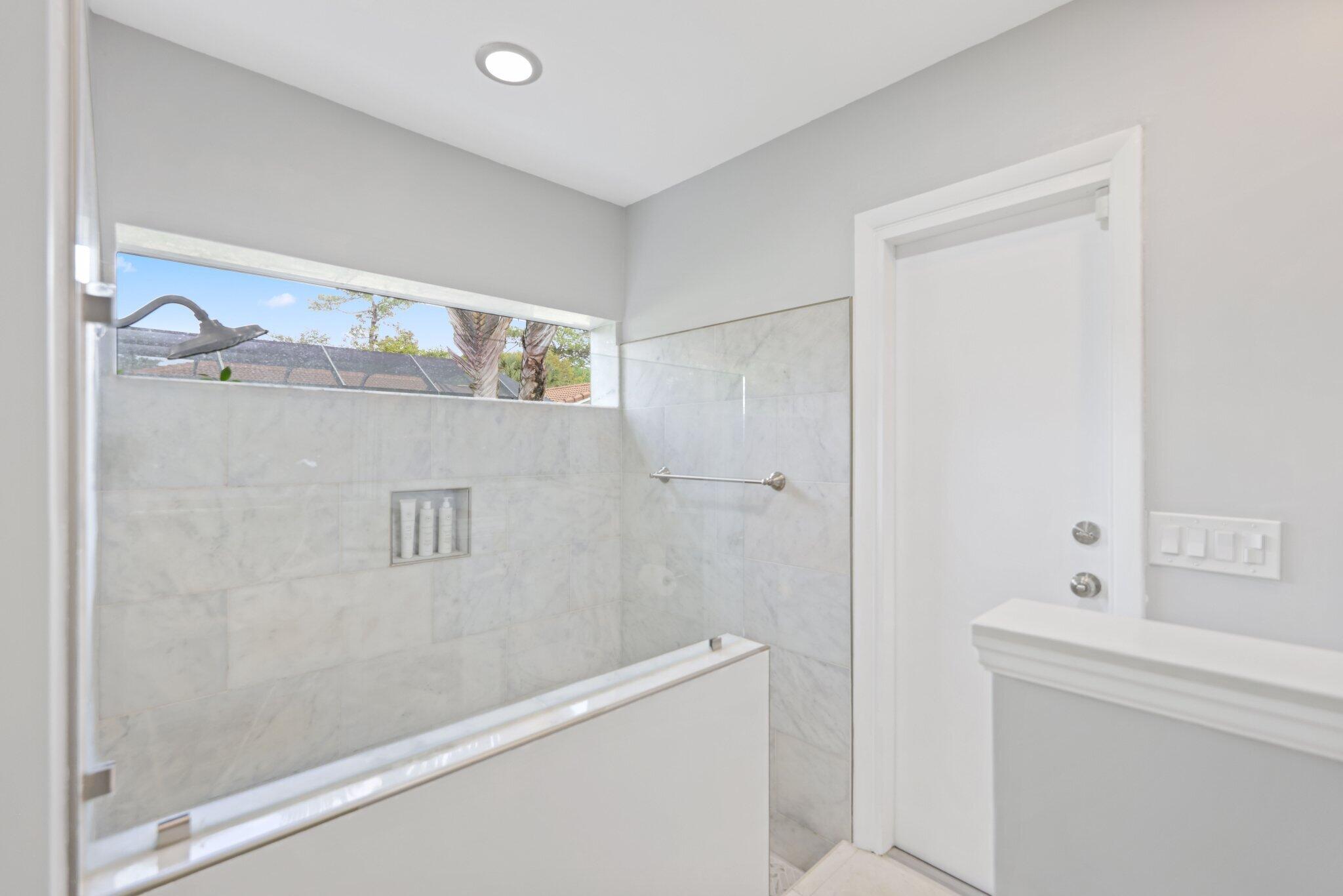 20898 Encanto Court Boca Raton, FL 33433 - Photo 34 of 67 Primary Bathroom