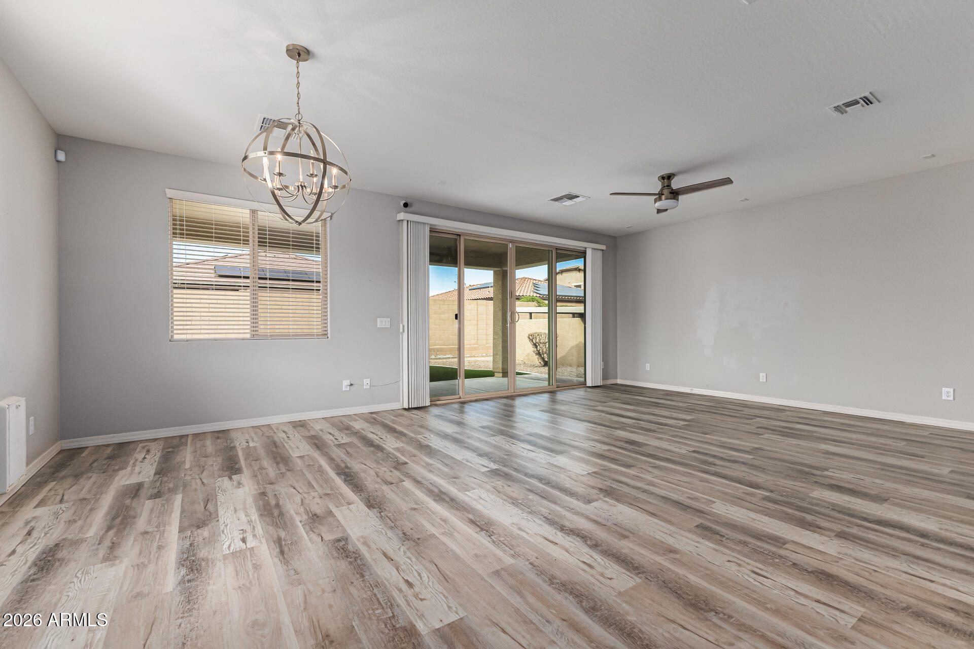 15768 West Pierce Street Goodyear, AZ 85338 - Photo 12 of 38 Modern Dining
