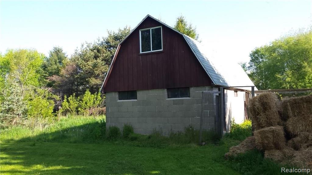 8984 Beard Road Avoca, MI 48006 - Photo 11 of 18