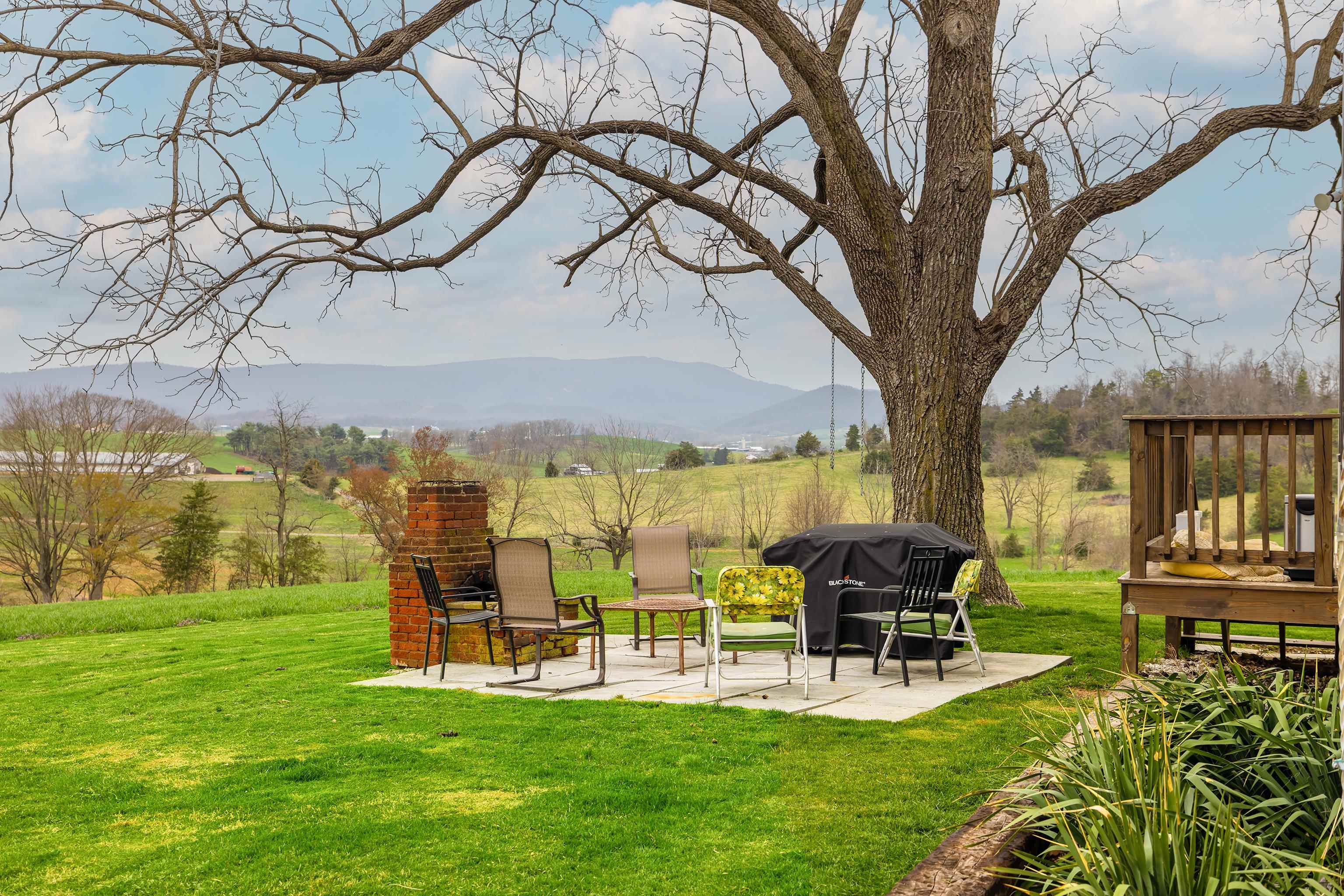 6746 Horeb Church Road Dayton, VA 22821 - Photo 3 of 54 Patio