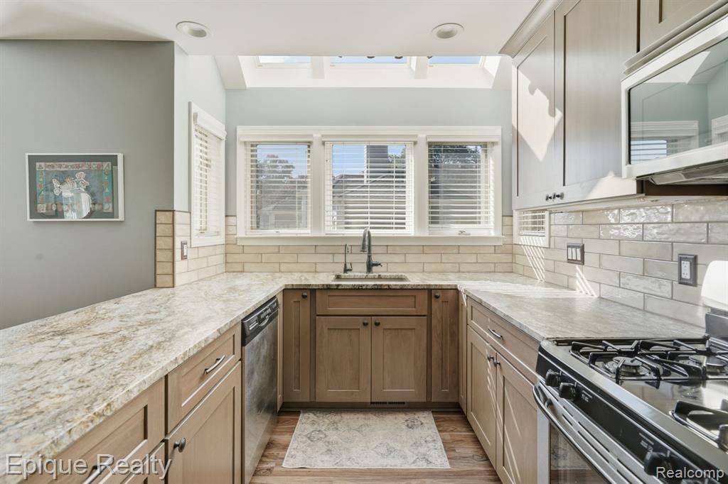 239 Pine Tree Road Lake Orion, MI 48362 - Photo 16 of 51 Gallery Image 16