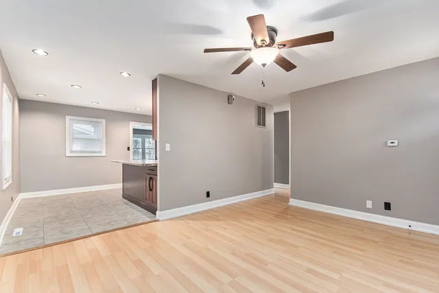 $299,900 | 107 Hickory Avenue, Streamwood, IL 60107