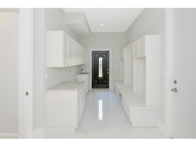 1027 Hillside Road Northbrook, IL 60062 - Photo 10 of 25