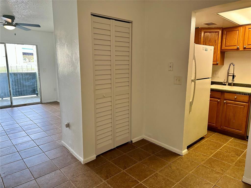 946 Lake Destiny Road, Unit E Altamonte Springs, FL 32714 - Photo 4 of 16