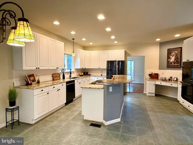 $549,900 | 350 Rotterham Drive, Hedgesville, WV 25427