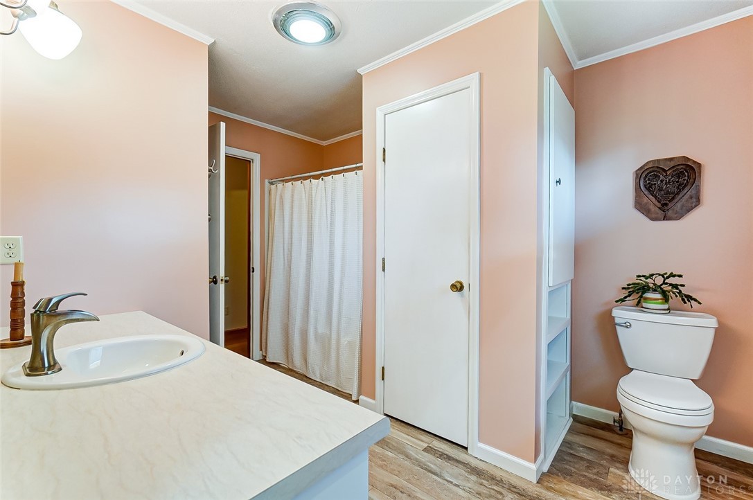 120 Tuttle Road Springfield, OH 45503 - Photo 23 of 60 MASTER BATH