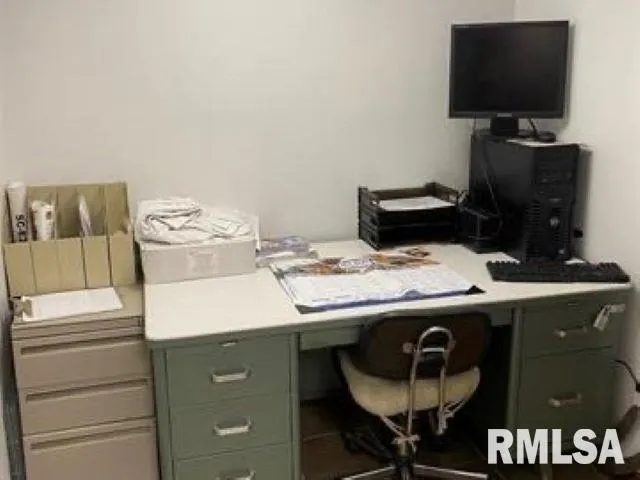 $1,950,000 | 422 Mine Road, De Soto, IL 62924