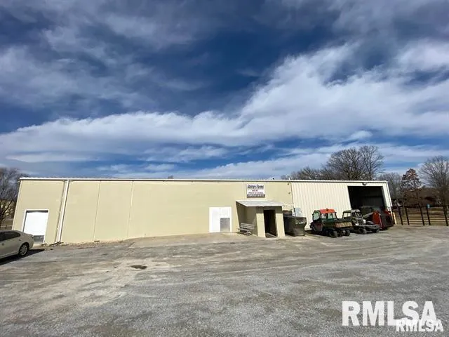 $1,950,000 | 422 Mine Road, De Soto, IL 62924