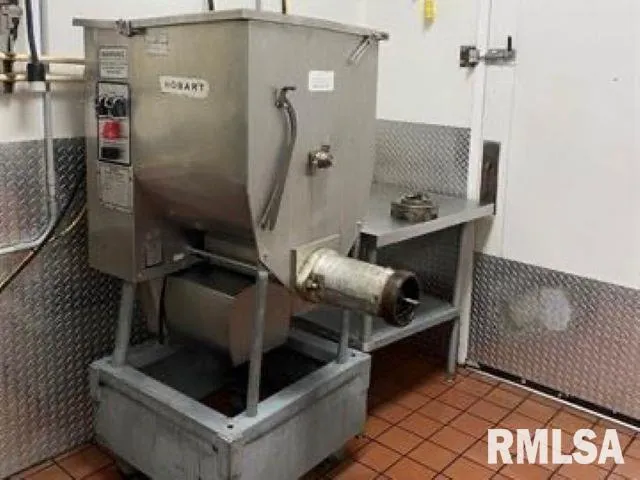 $1,950,000 | 422 Mine Road, De Soto, IL 62924