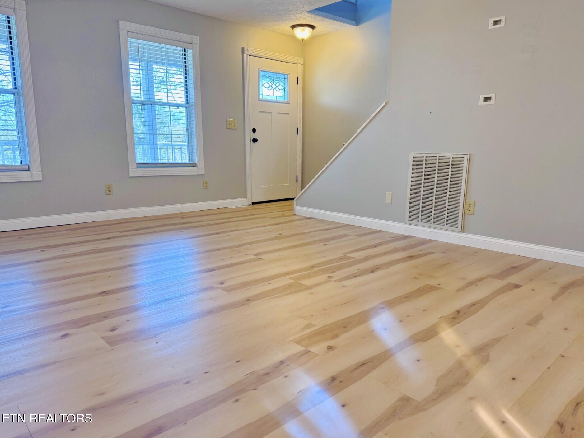 305 Orchard Knob Road Clinton, TN 37716 - Photo 12 of 31 15325518-3648-45de-96b7-0ff2bcf96f1a_inP