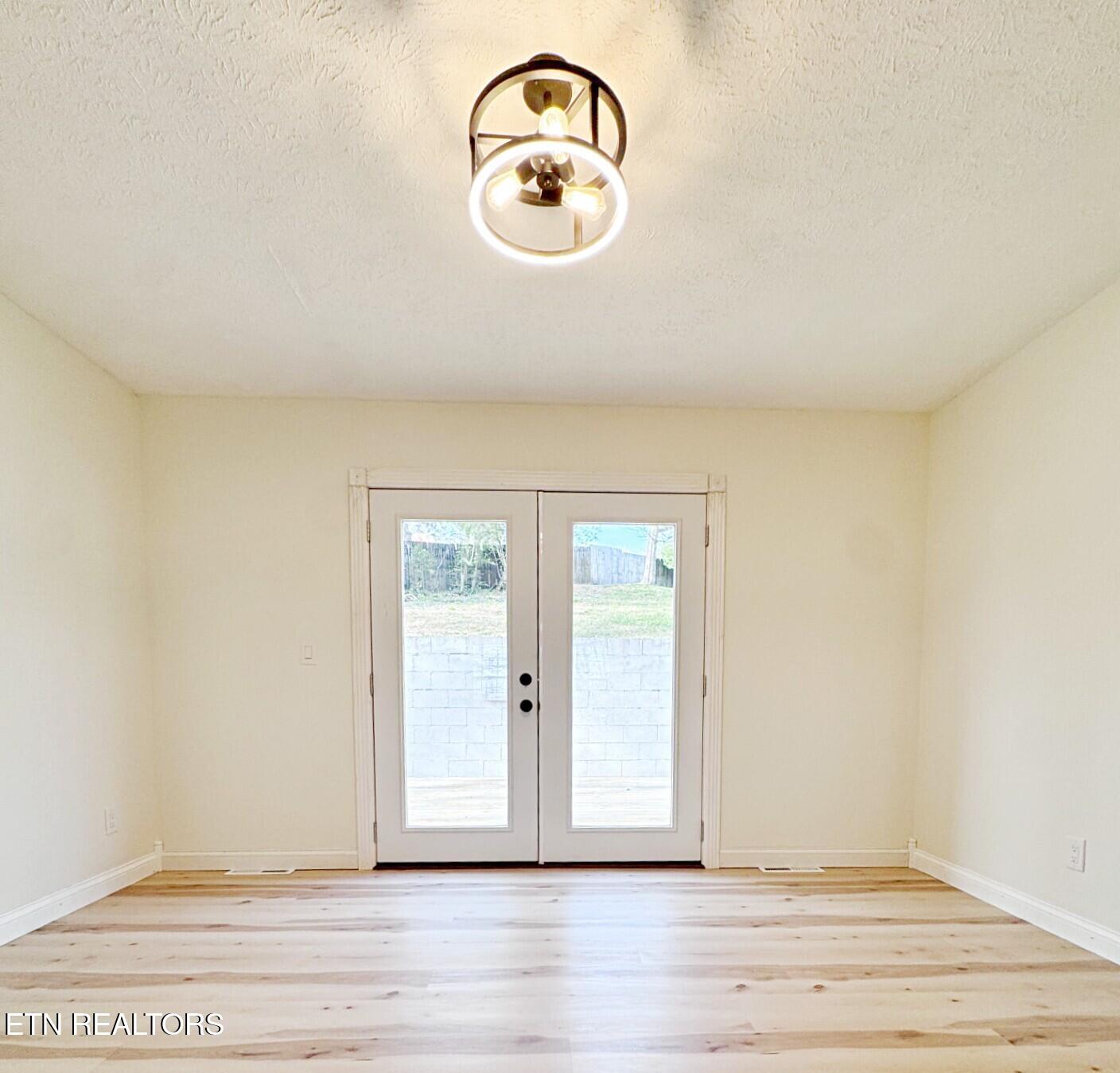 305 Orchard Knob Road Clinton, TN 37716 - Photo 18 of 31 385a42bc-0966-4391-b5fa-a6994a5ff0d7_inP