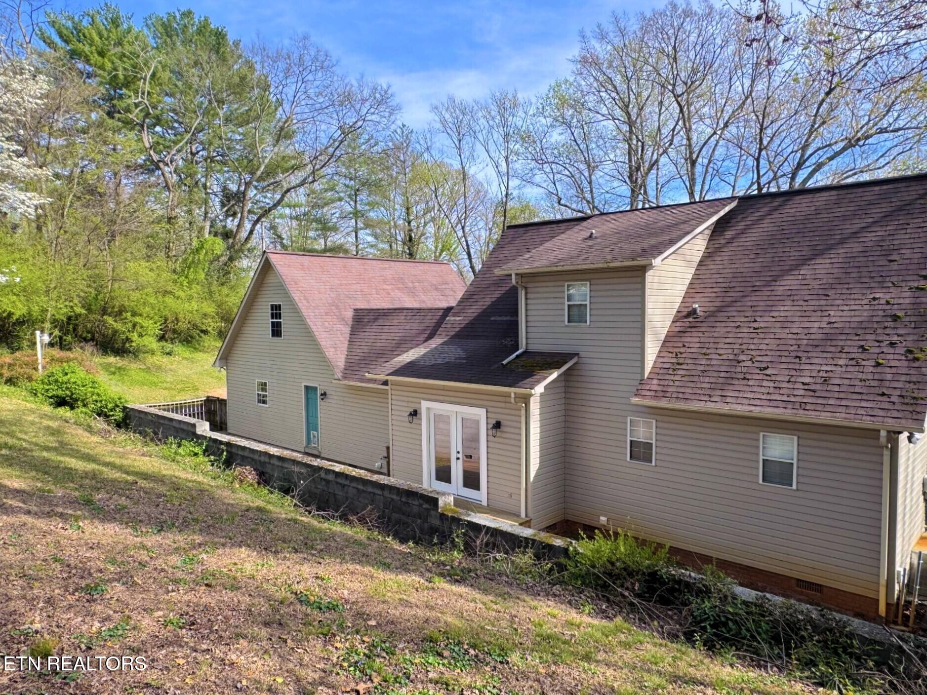 305 Orchard Knob Road Clinton, TN 37716 - Photo 4 of 31 2a76bc52-b6a5-405c-b8d7-10f3955aaa01_inP