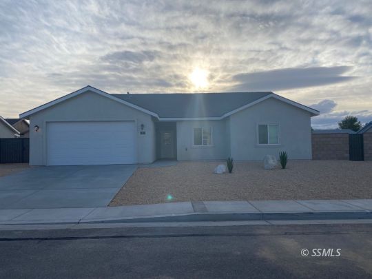 317 Thomas Street Ridgecrest, CA 93555 - Photo 1 of 35