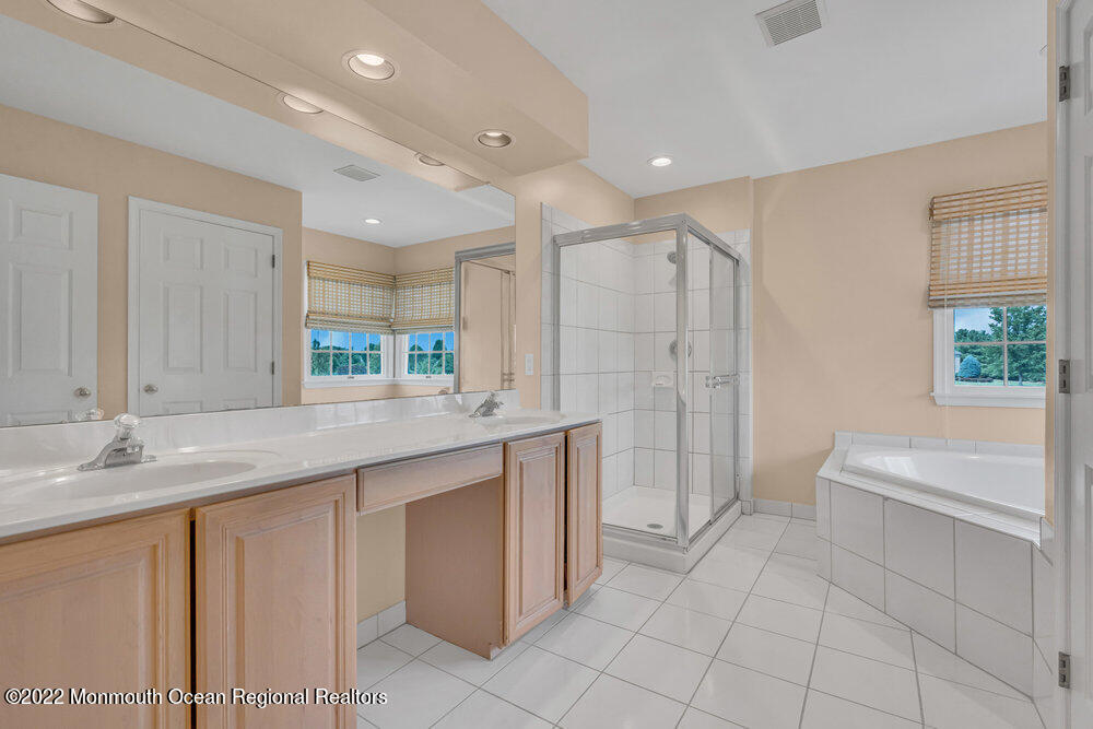 15 Rustic Way Freehold, NJ 07728 - Photo 2 of 37 049_dsc07098
