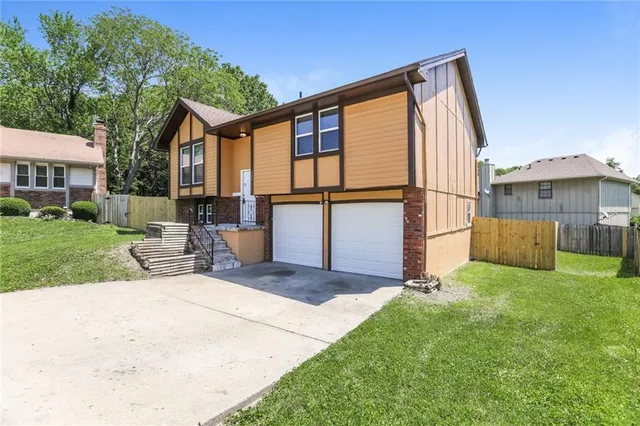 $1,795 | 10721 Mckinley Court, Kansas City, MO 64134