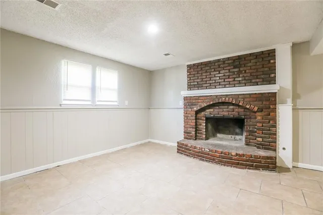 $1,795 | 10721 Mckinley Court, Kansas City, MO 64134