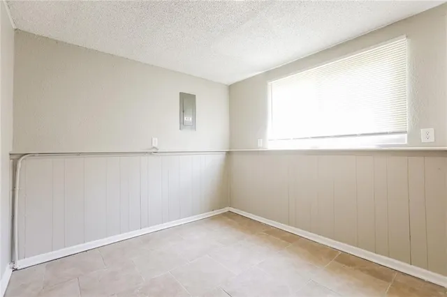 $1,795 | 10721 Mckinley Court, Kansas City, MO 64134