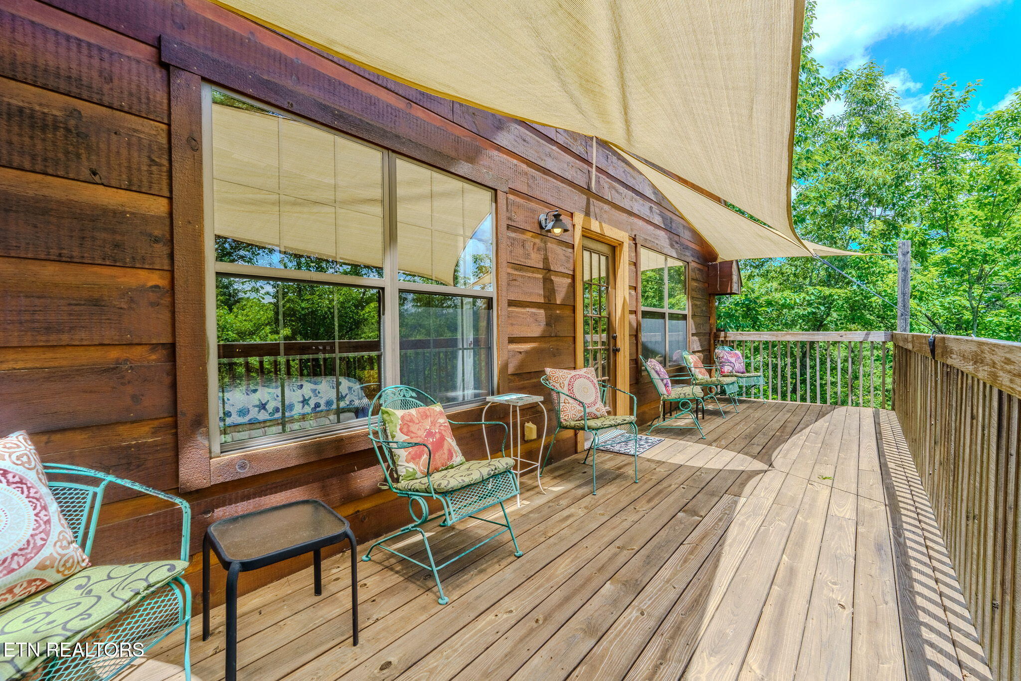 3517 Sandridge Way Pigeon Forge, TN 37863 - Photo 3 of 56 10-web-or-mls-_DSC0068-HDR
