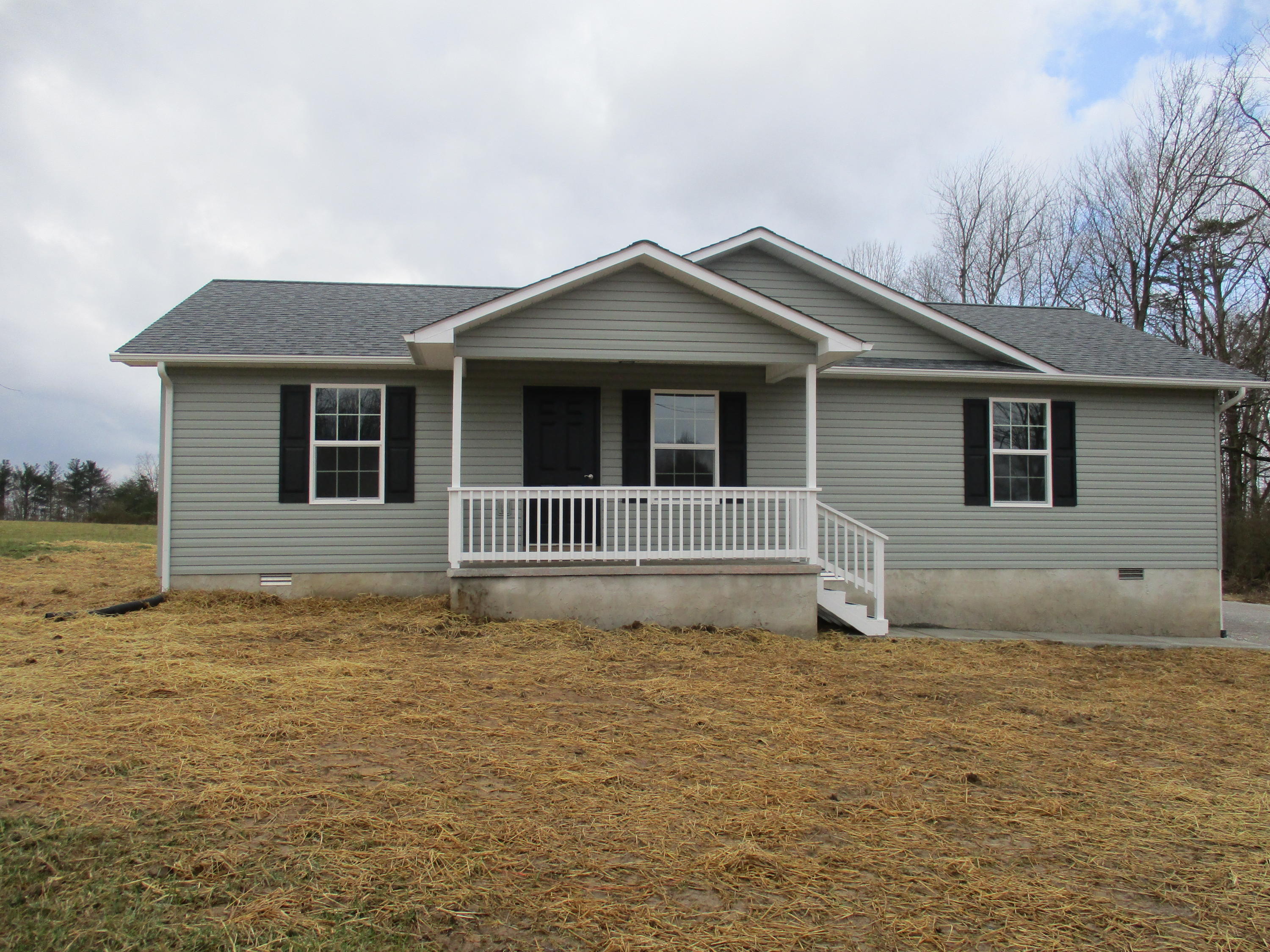 593 Gordon Road Crossville, TN 38572 - Photo 1 of 13 IMG_0309