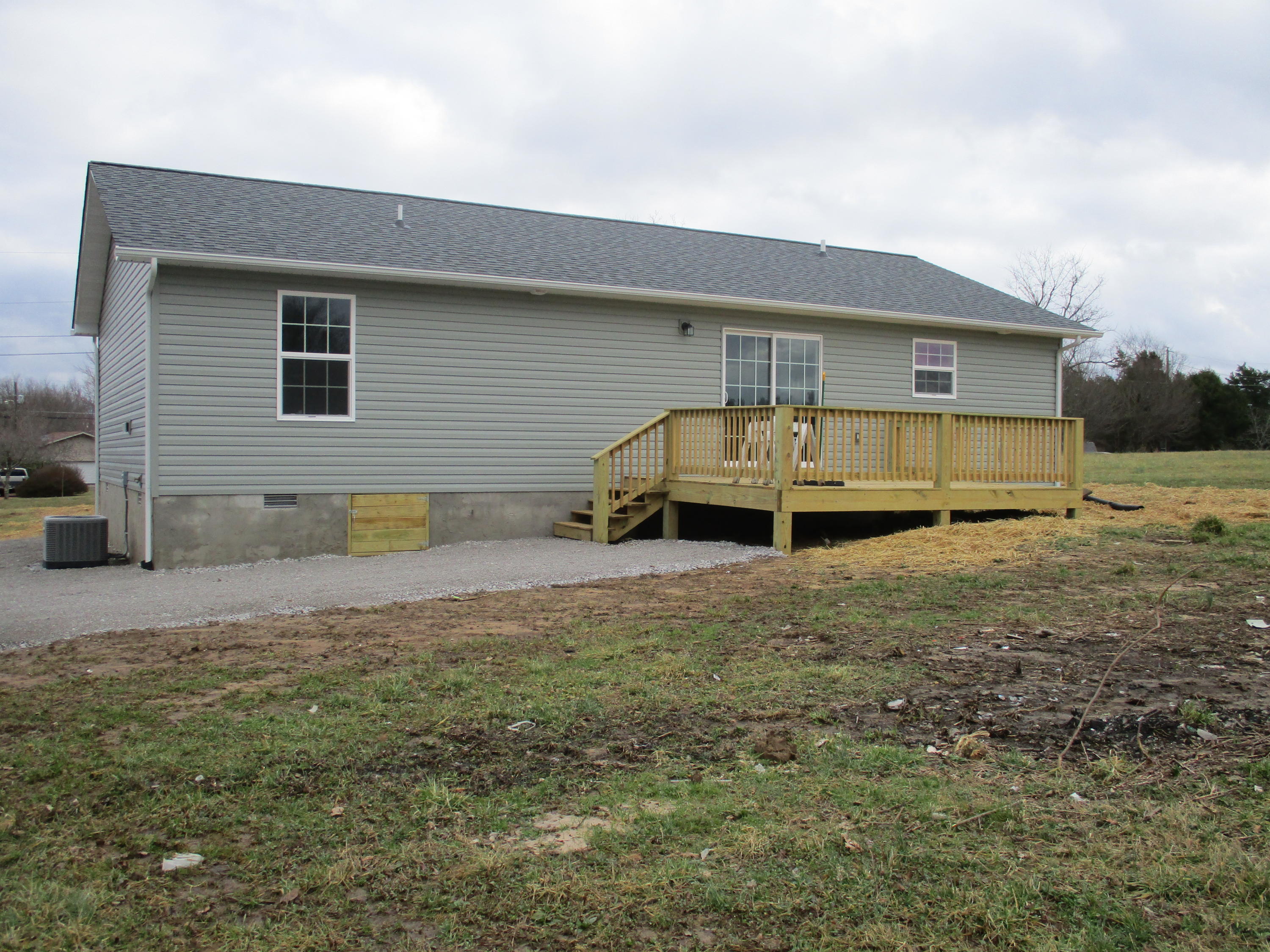 593 Gordon Road Crossville, TN 38572 - Photo 2 of 13 IMG_0304