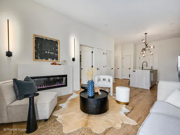 $3,650 | 11 West Prospect Avenue, Unit 502, Mount Prospect, IL 60056