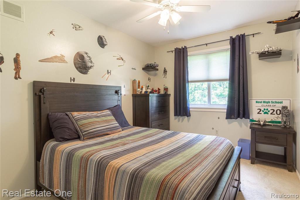 24379 Surfside Road Novi, MI 48374 - Photo 29 of 40