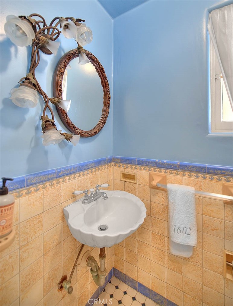 1602 The Strand Hermosa Beach, CA 90254 - Photo 34 of 35