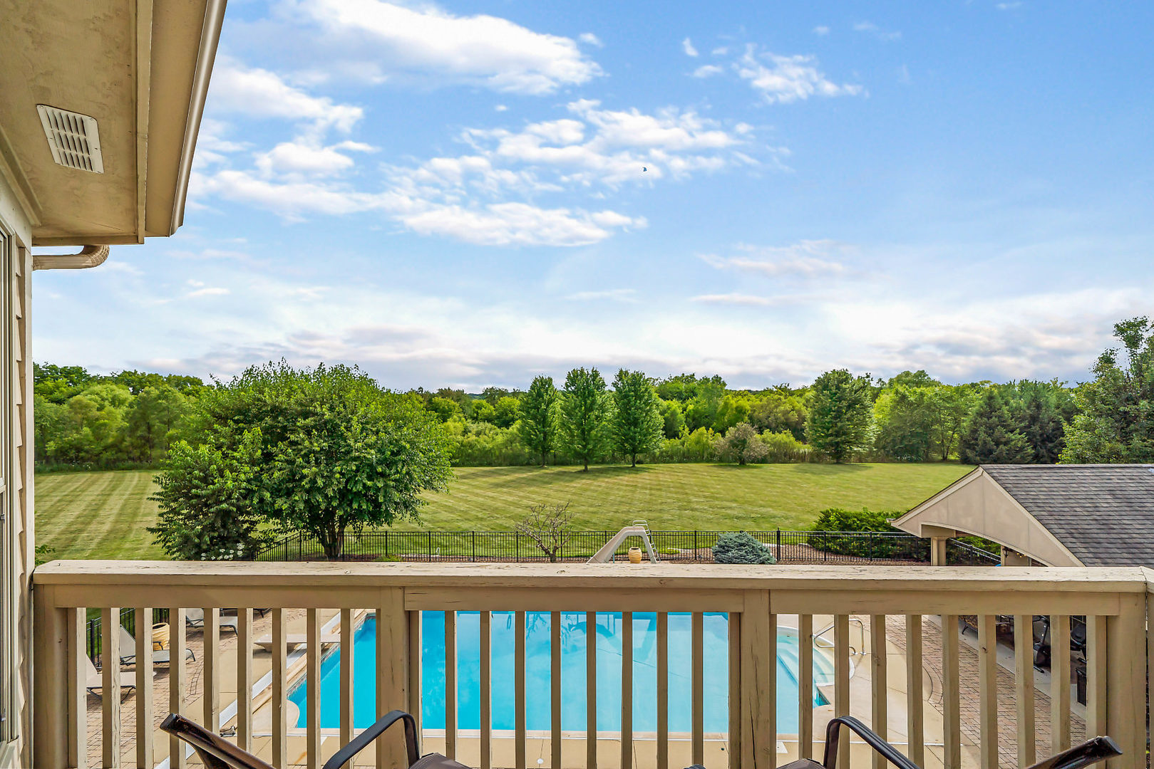 40W885 Campton Trail Road St. Charles, IL 60175 - Photo 18 of 29 a view of a garden with wooden fence