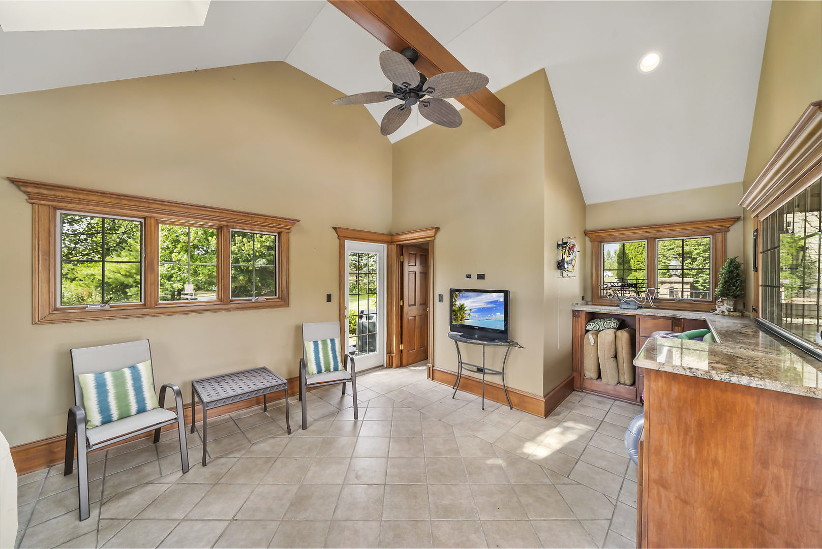 40W885 Campton Trail Road St. Charles, IL 60175 - Photo 28 of 29 a very nice looking room with a large window