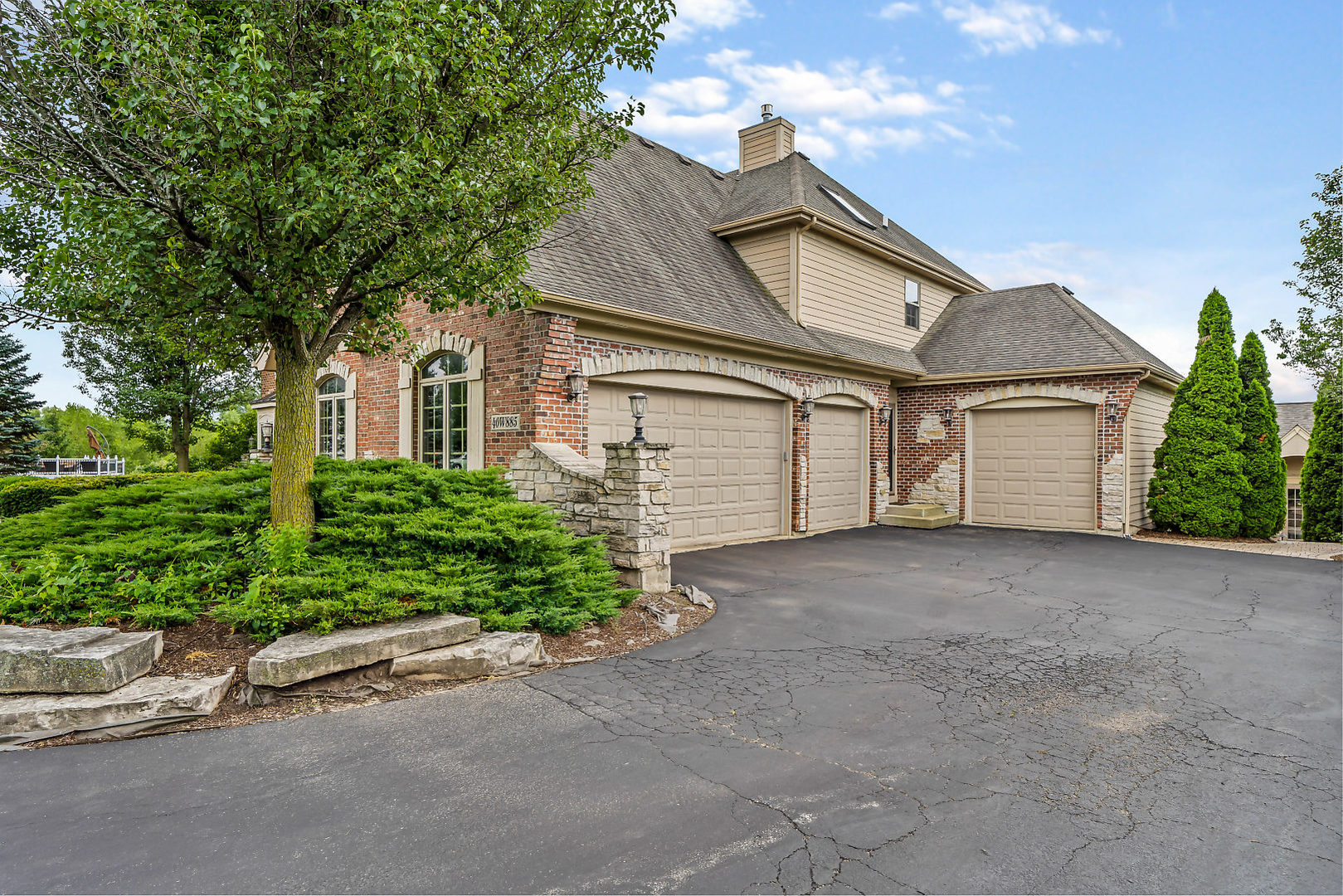 40W885 Campton Trail Road St. Charles, IL 60175 - Photo 29 of 29 front view of a house with a street