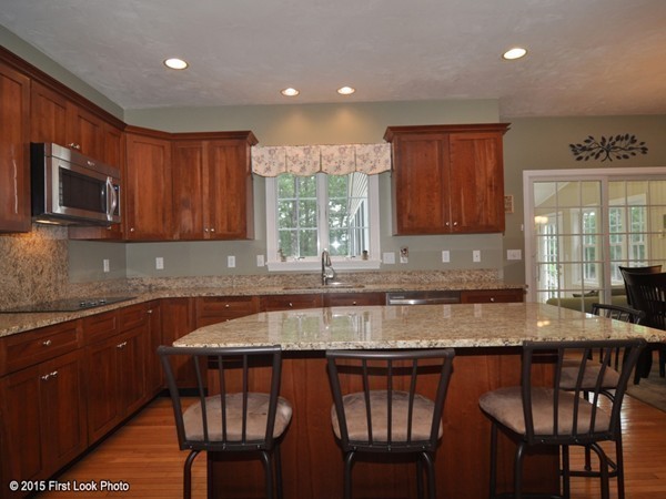 31 Plantation Road Mansfield, MA 02048 - Photo 6 of 29 Gallery Image 6