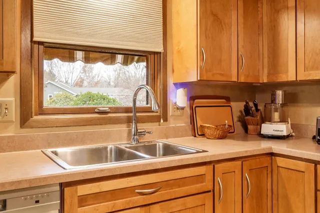 $260,000 | 3165 Cavendish Drive, Rockford, IL 61109