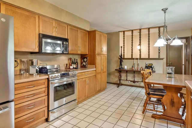 $260,000 | 3165 Cavendish Drive, Rockford, IL 61109