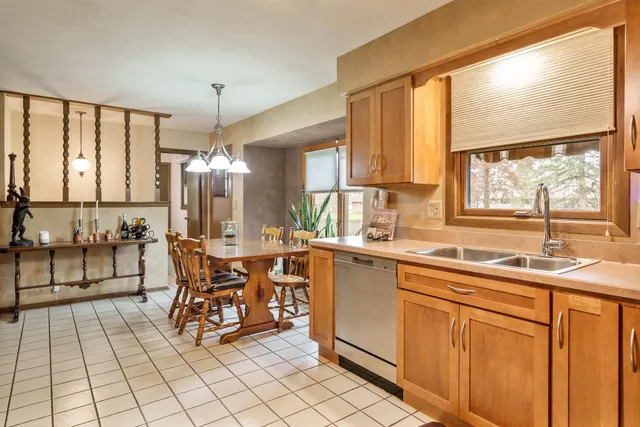 $260,000 | 3165 Cavendish Drive, Rockford, IL 61109