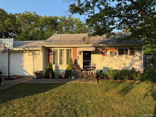 $540,000 | 1443 Lombardy Boulevard, Bay Shore, NY 11706