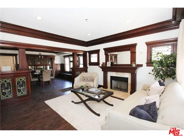 $4,750 | 2345 West 30th Street, Los Angeles, CA 90018