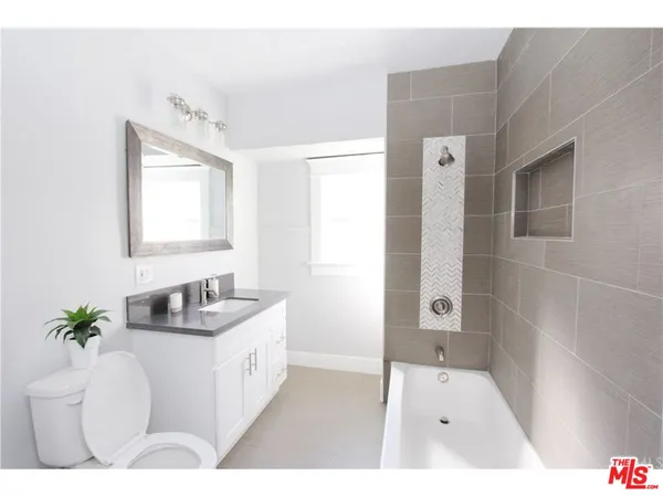 $4,750 | 2345 West 30th Street, Los Angeles, CA 90018