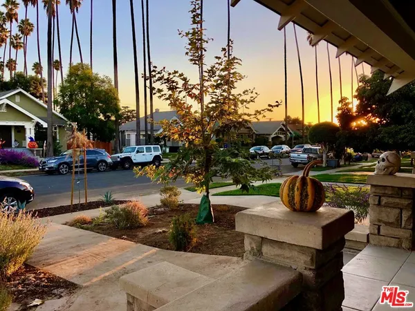 $4,750 | 2345 West 30th Street, Los Angeles, CA 90018