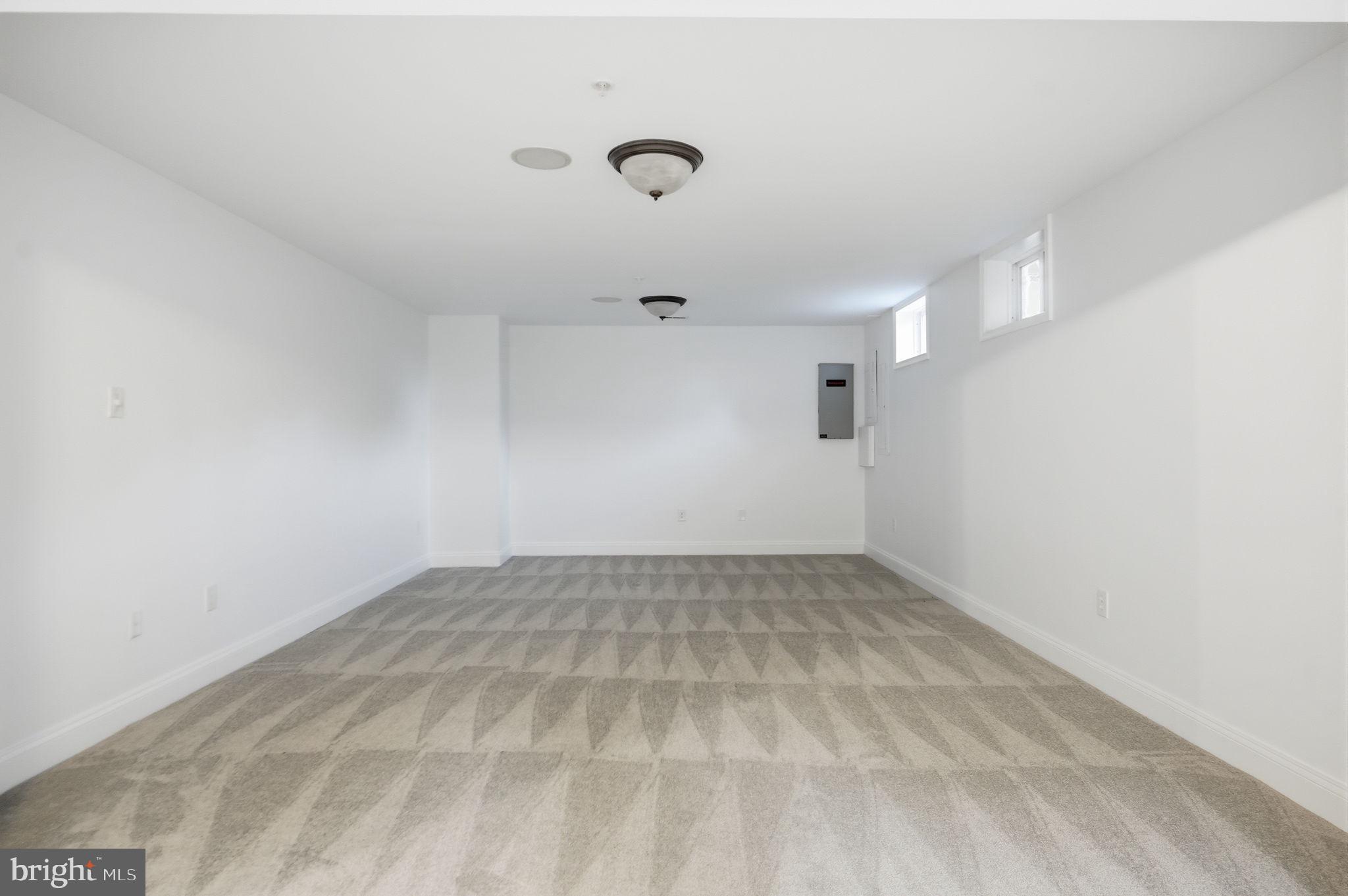 19081 Poplar Ridge Road Brandywine, MD 20613 - Photo 58 of 64 a view of an empty room