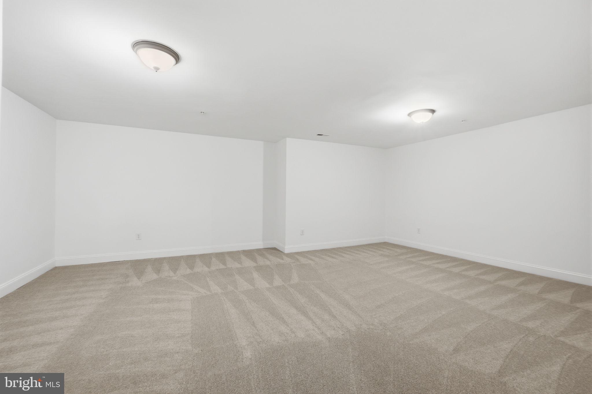 19081 Poplar Ridge Road Brandywine, MD 20613 - Photo 62 of 64 a view of an empty room
