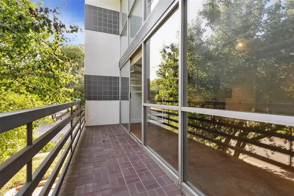 $2,300 | 4239 Holland Avenue, Unit A, Dallas, TX 75219