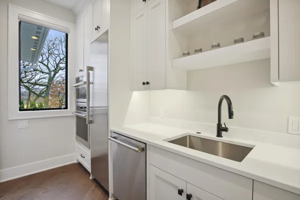 $2,617,830 | 935 Lakewood Hills Road North, Eagan, MN 55123