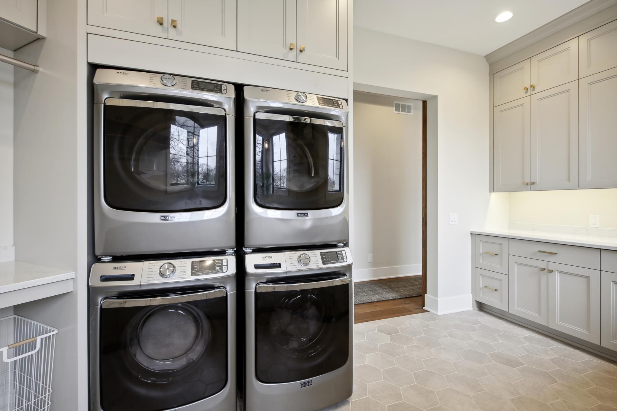 935 Lakewood Hills Road North Eagan, MN 55123 - Photo 46 of 112