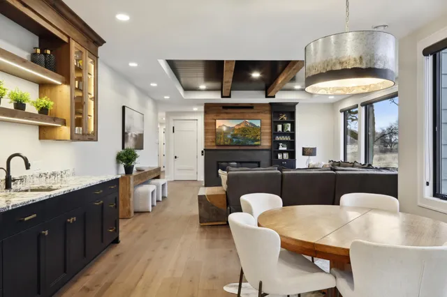 $2,617,830 | 935 Lakewood Hills Road North, Eagan, MN 55123