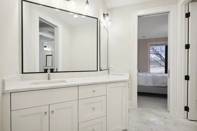 $2,617,830 | 935 Lakewood Hills Road North, Eagan, MN 55123