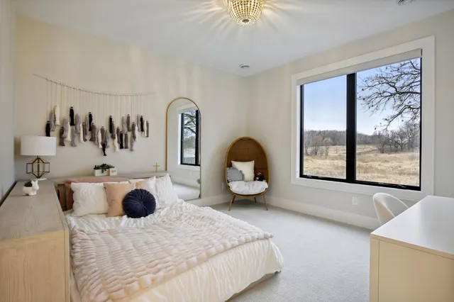 $2,617,830 | 935 Lakewood Hills Road North, Eagan, MN 55123