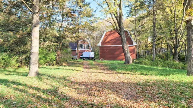 $2,617,830 | 935 Lakewood Hills Road North, Eagan, MN 55123